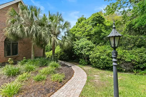 Exterior - 11 Kristin Cir, Niceville, FL 32578 photo 7 of 8