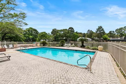 Exterior - 11 Kristin Cir, Niceville, FL 32578 photo 3 of 8