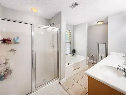 Bath - 3003 Colonial Cir, Crestview, FL 32536 photo 1 of 6