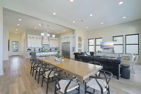 Dining - 336 S Holiday Rd, Destin, FL 32550 photo 3 of 3