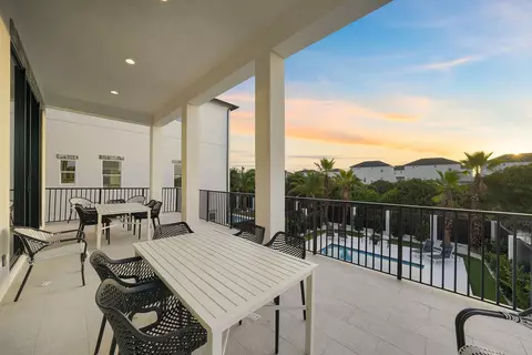 Exterior - 336 S Holiday Rd, Destin, FL 32550 photo 6 of 8