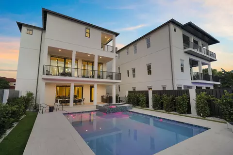 Exterior - 336 S Holiday Rd, Destin, FL 32550 photo 8 of 8