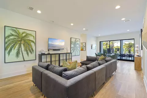 Living - 336 S Holiday Rd, Destin, FL 32550 photo 1 of 6