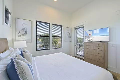 Bedroom - 336 S Holiday Rd, Destin, FL 32550 photo 8 of 10