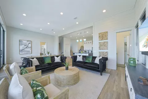 Living - 336 S Holiday Rd, Destin, FL 32550 photo 5 of 6