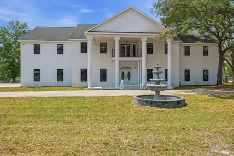 680 Mallet Bayou Rd, Freeport, FL 32439