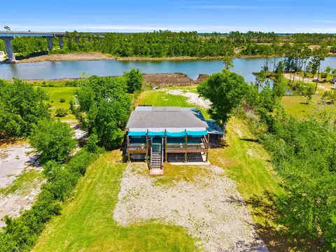 178 S Canal Dr, Port St. Joe, FL 32456