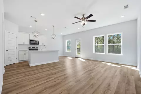 Living - 6138 Clover St, Crestview, FL 32539 photo 1 of 3
