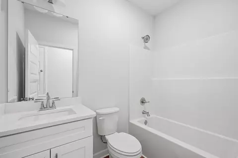 Bath - 6138 Clover St, Crestview, FL 32539 photo 3 of 3