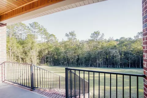 2468 Hammock Ln, Crestview, FL 32536