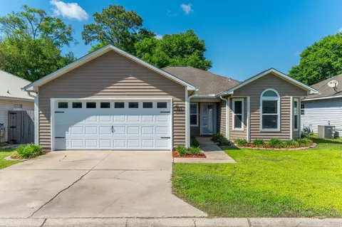 953 Pacific Silver Ct, Fort Walton Beach, FL 32547