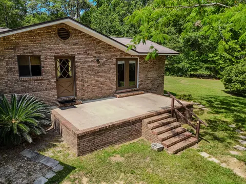 Exterior - 1186 Pine Forest Rd, Chipley, FL 32428 photo 6 of 18