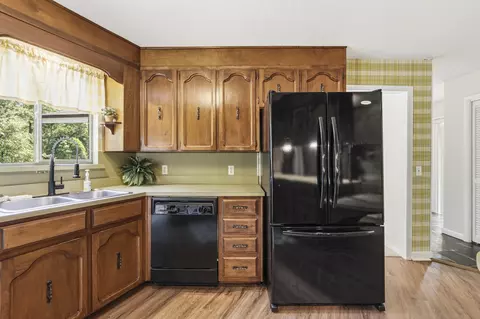 Kitchen - 1186 Pine Forest Rd, Chipley, FL 32428 photo 5 of 7