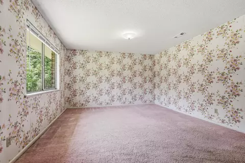 Bedroom - 1186 Pine Forest Rd, Chipley, FL 32428 photo 8 of 10