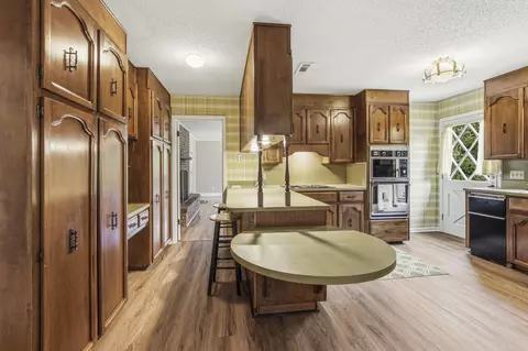 Kitchen - 1186 Pine Forest Rd, Chipley, FL 32428 photo 2 of 7