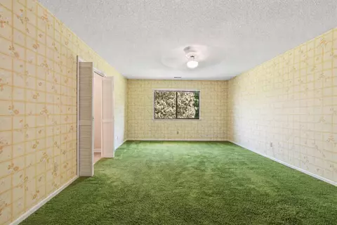 Bedroom - 1186 Pine Forest Rd, Chipley, FL 32428 photo 1 of 10