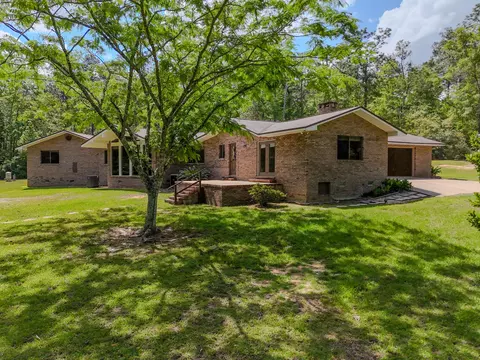 Exterior - 1186 Pine Forest Rd, Chipley, FL 32428 photo 8 of 18