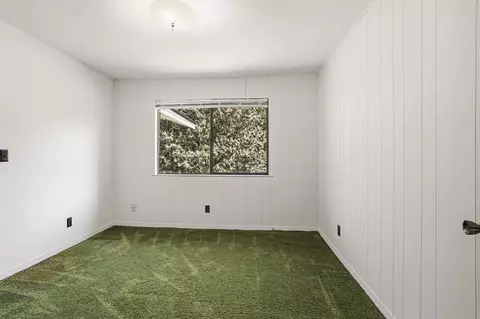 Bedroom - 1186 Pine Forest Rd, Chipley, FL 32428 photo 9 of 10