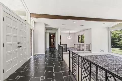 Entry Way - 1186 Pine Forest Rd, Chipley, FL 32428 photo 3 of 5