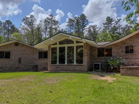 Exterior - 1186 Pine Forest Rd, Chipley, FL 32428 photo 4 of 18