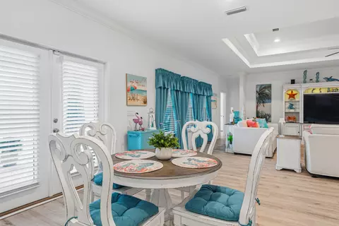 Dining - 101 Hammock Oaks Blvd, Freeport, FL 32439 photo 2 of 3