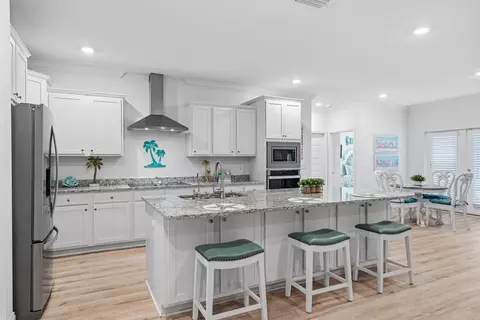 Kitchen - 101 Hammock Oaks Blvd, Freeport, FL 32439 photo 2 of 3