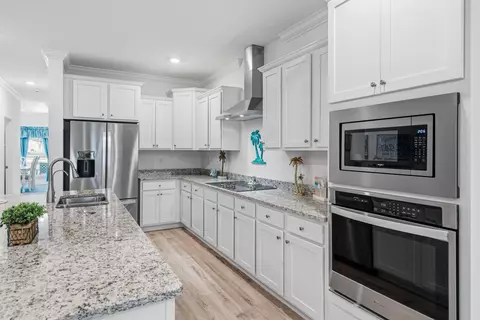 Kitchen - 101 Hammock Oaks Blvd, Freeport, FL 32439 photo 3 of 3