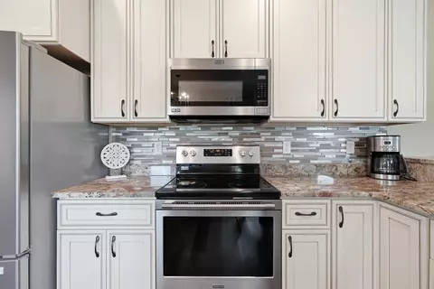 Kitchen - 4371 Kls Ranch Rd, Crestview, FL 32539 photo 13 of 13