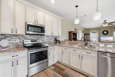 Kitchen - 4371 Kls Ranch Rd, Crestview, FL 32539 photo 12 of 13