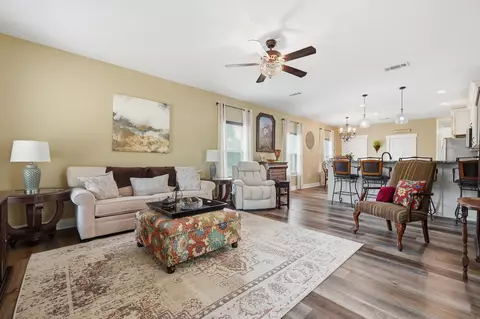Living - 4371 Kls Ranch Rd, Crestview, FL 32539 photo 4 of 4