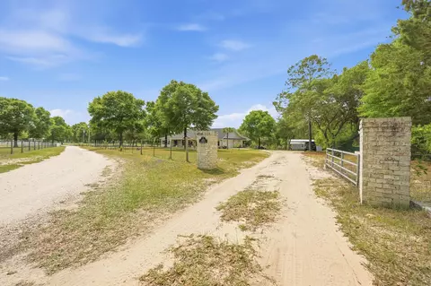Exterior - 4371 Kls Ranch Rd, Crestview, FL 32539 photo 2 of 31