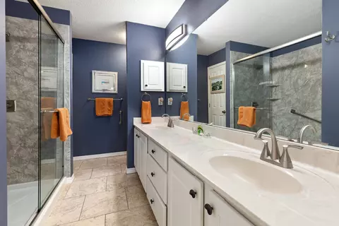 Bath - 4643 Windstarr Dr, Destin, FL 32541 photo 1 of 3