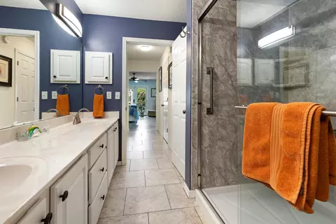 Bath - 4643 Windstarr Dr, Destin, FL 32541 photo 2 of 3
