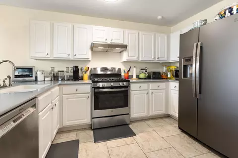 Kitchen - 4643 Windstarr Dr, Destin, FL 32541 photo 3 of 4