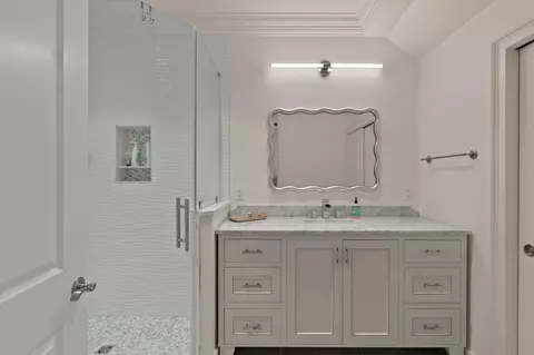 Bath - 3263 Burnt Pine Cv, Miramar Beach, FL 32550 photo 7 of 9