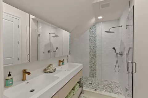 Bath - 3263 Burnt Pine Cv, Miramar Beach, FL 32550 photo 6 of 9