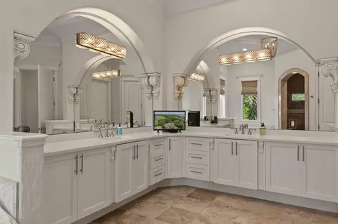 Bath - 3263 Burnt Pine Cv, Miramar Beach, FL 32550 photo 2 of 9