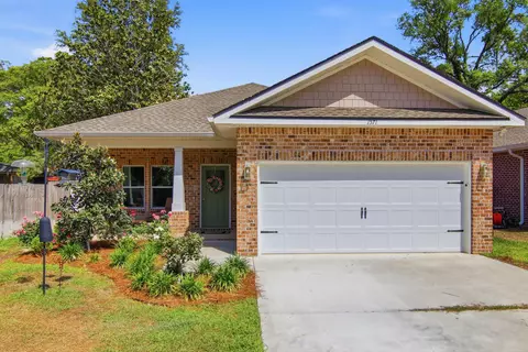 1571 Cedar St, Niceville, FL 32578