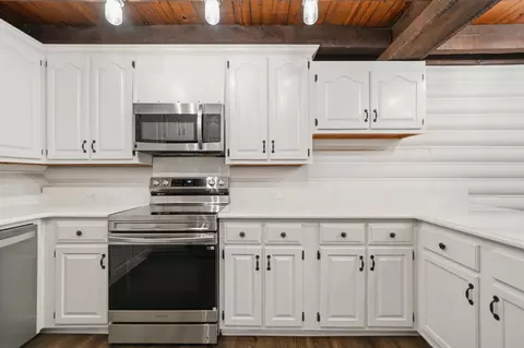 Kitchen - 3098 Log Cabin Ln, Crestview, FL 32539 photo 1 of 3