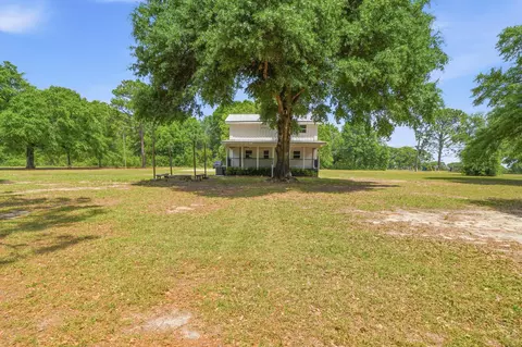 Exterior - 3098 Log Cabin Ln, Crestview, FL 32539 photo 5 of 7
