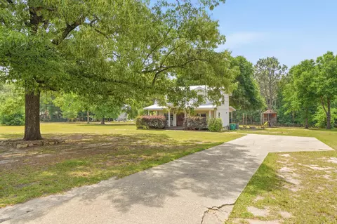 Exterior - 3098 Log Cabin Ln, Crestview, FL 32539 photo 4 of 7