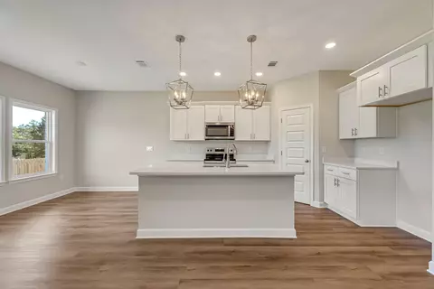 Kitchen - 4006 Bear Creek Rd, Crestview, FL 32539 photo 1 of 3