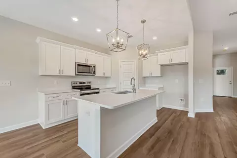 Kitchen - 4006 Bear Creek Rd, Crestview, FL 32539 photo 2 of 3
