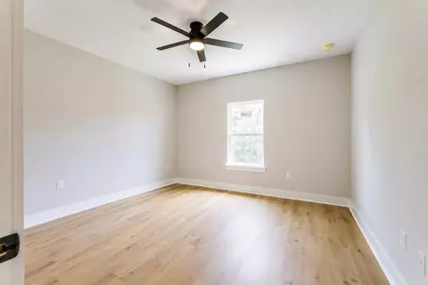 Bedroom - 2462 Hammock Ln, Crestview, FL 32536 photo 5 of 8