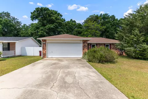 5518 Chantilly Cir, Milton, FL 32583