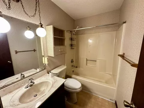 Bath - 310 Springwood Cir, Crestview, FL 32536 photo 1 of 1