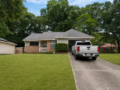 114 Fairoaks Dr, Crestview, FL 32539