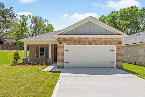 1607 26th St # B, Niceville, FL 32578
