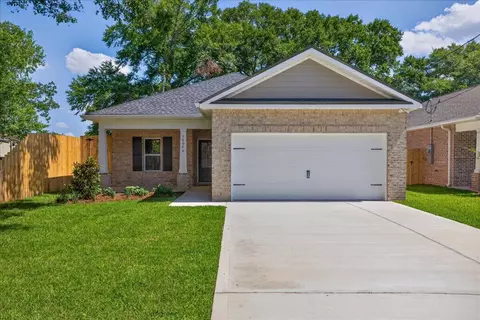 1607 26th St # A, Niceville, FL 32578