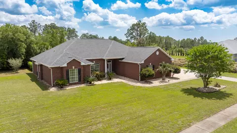 51 Tournament Ln, Freeport, FL 32439